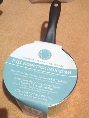 2 QT Nonstick Saucepan - Moss Green